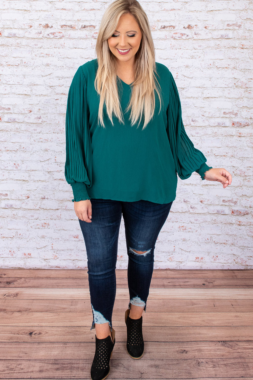 Green Pleated Bubble Sleeve Plus Size Blouse